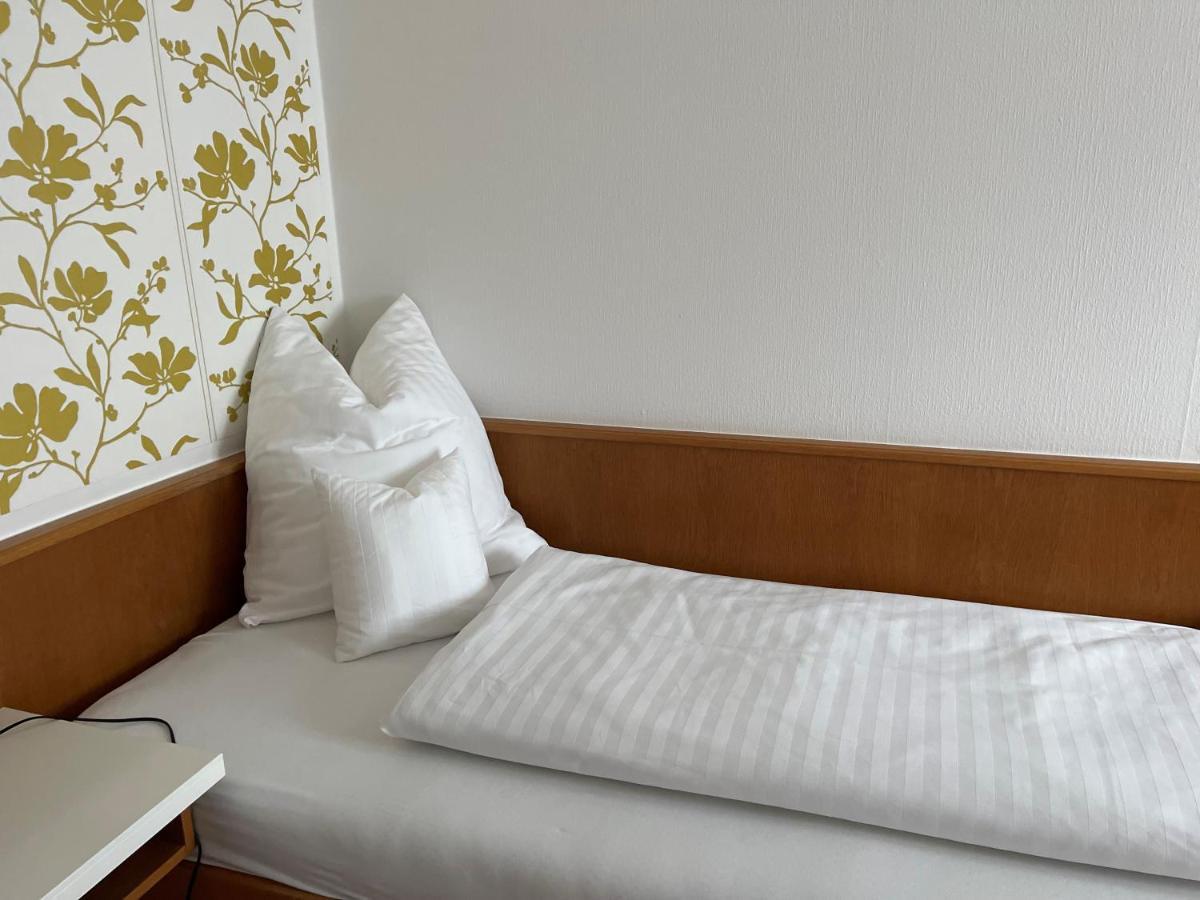 Hotel Jungbraeu Абенсберг Экстерьер фото