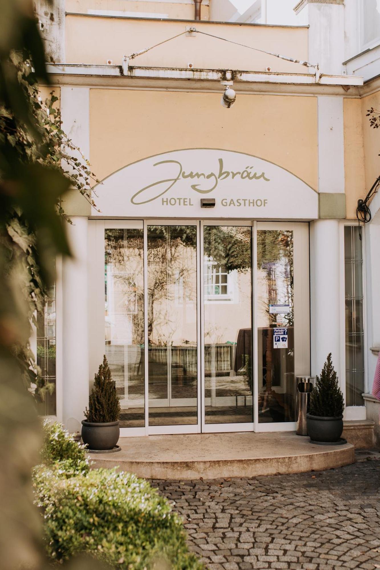 Hotel Jungbraeu Абенсберг Экстерьер фото